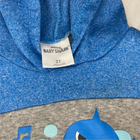 Nickelodeon Baby Shark 2T Blue Sweat shirt and Sweatpants set Preloved - Picture 3 of 12